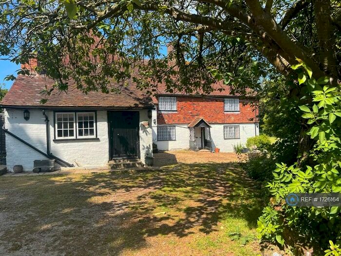 5 Bedroom Detached House To Rent In Chaffes Lane, Upchurch, Sittingbourne, ME9