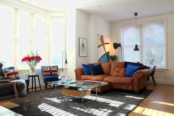 1 Bedroom Ground Flat To Rent In Hulton Street, Salford, M5