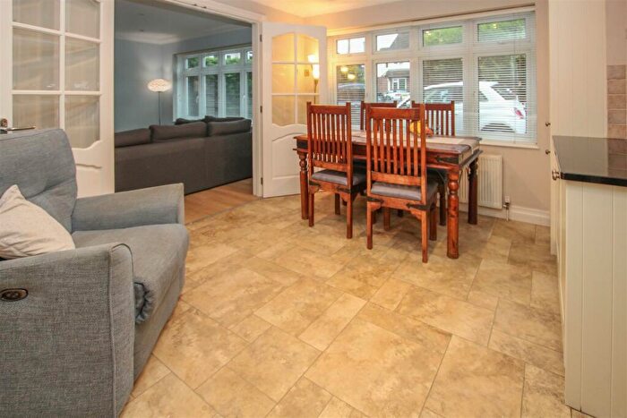 5 Bedroom Detached House For Sale In The Chase, Ingrave, Brentwood, CM13