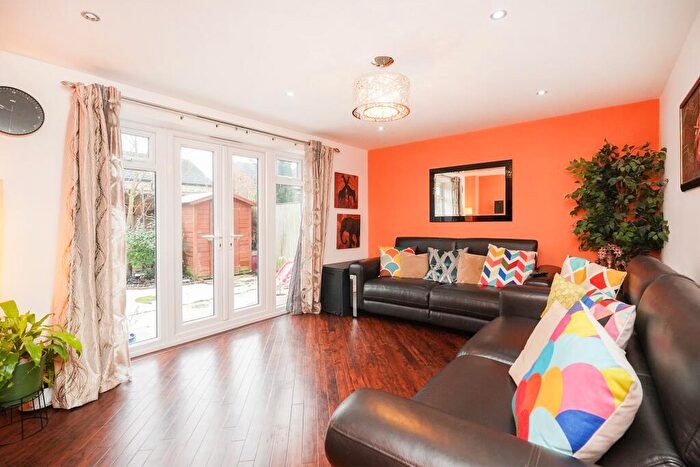 4 Bedroom Detached House For Sale In Tissington Drive, Waverley, S60