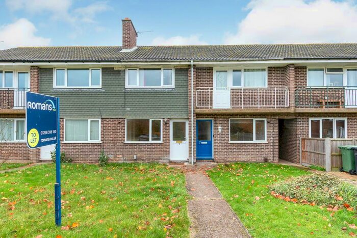 2 Bedroom Maisonette To Rent In Britten Road, Basingstoke, RG22