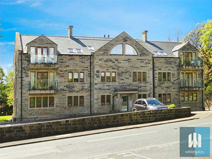 2 Bedroom Flat To Rent In Maple Gardens, Birkby Road, Birkby, Huddersfield, HD2