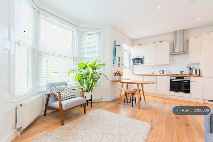 2 Bedroom Flat To Rent In Freegrove Road, London, N7