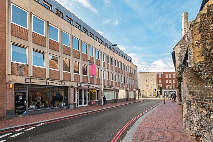 1 Bedroom Flat To Rent In Sussex House, Reading, RG1