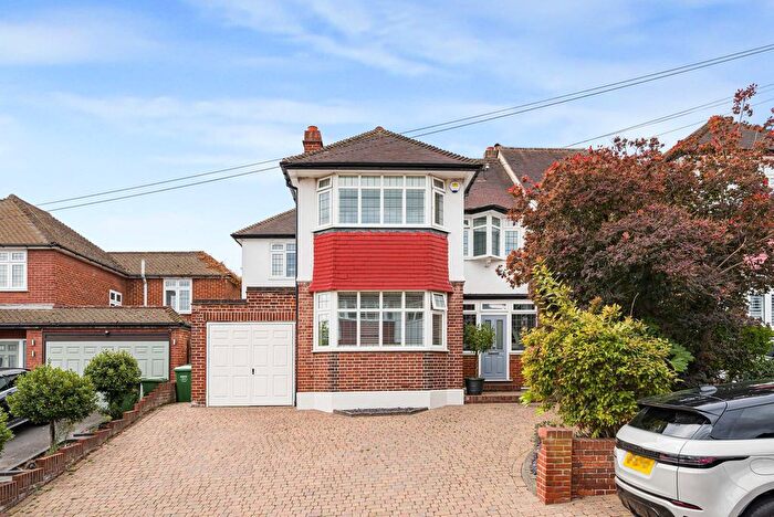 4 Bedroom Semi Detached House For Sale In The Close, Bexley, DA5
