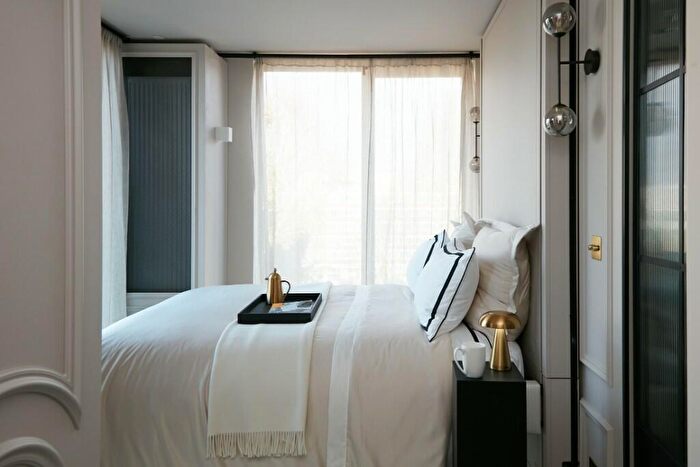 Studio To Rent In Dandi Brondesbury, Willesden Lane, London, NW2