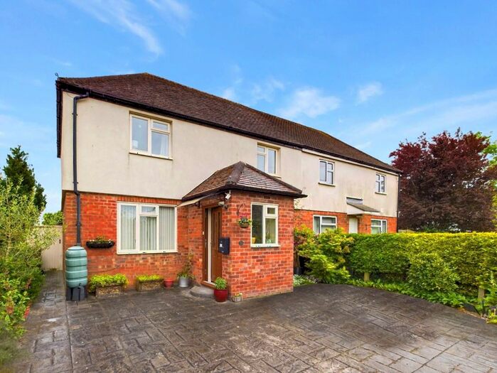 3 Bedroom Semi-Detached House For Sale In Oxford Road, Oakley, HP18