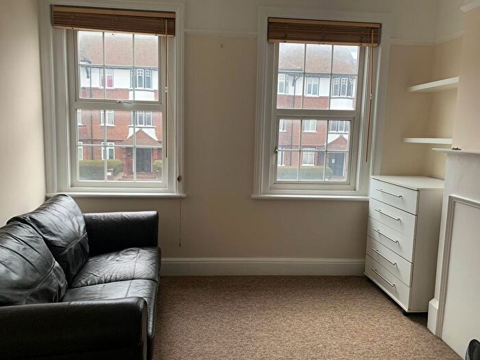 1 Bedroom Flat To Rent In Kenton Road, Harrow, Greater London, HA3