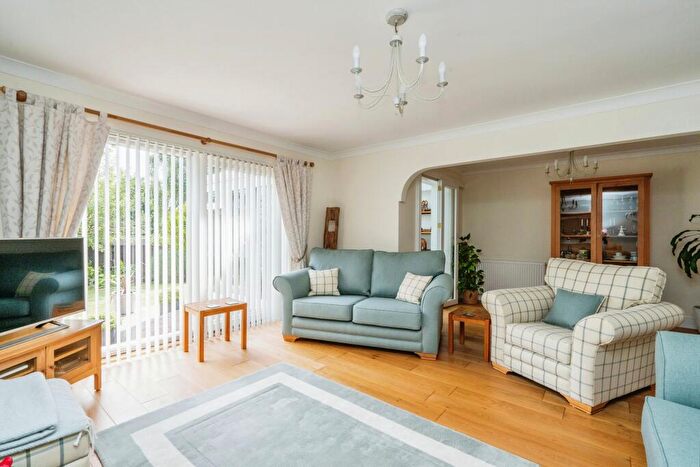 4 Bedroom Detached House For Sale In Oaklands Grove, Waterlooville, PO8