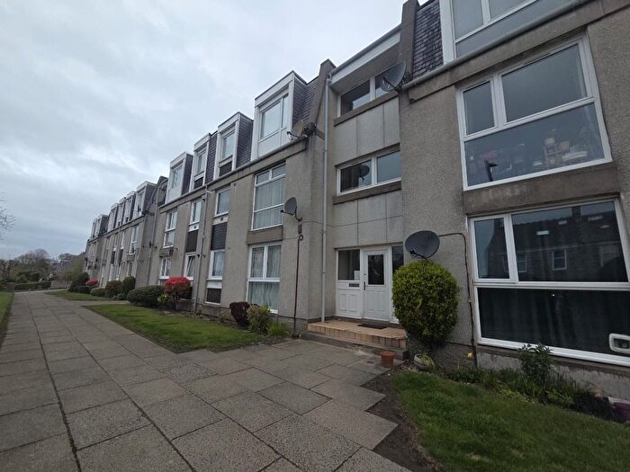 2 Bedroom Flat To Rent In Broomhill Road, West End, Aberdeen, AB10
