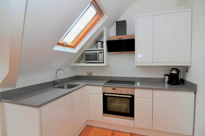 1 Bedroom Flat To Rent In York Street, Twickenham, TW1