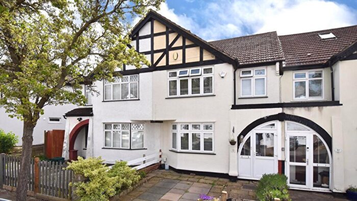 3 Bedroom Terraced House For Sale In Sunray Avenue, Bromley, BR2