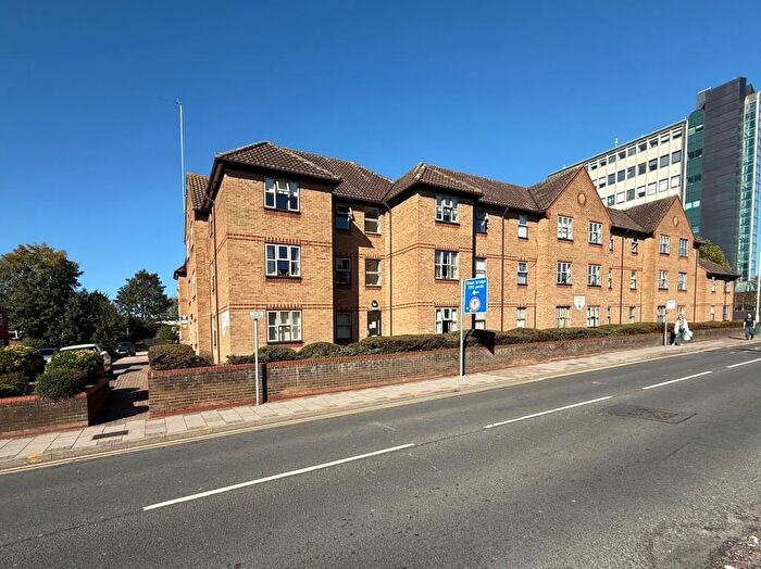 2 Bedroom Property For Sale In Flat, Balmoral Court, Springfield Road, Chelmsford, Essex, CM2