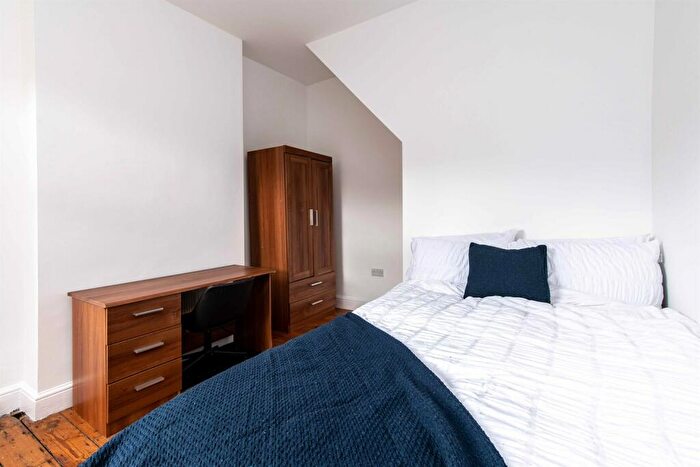 2 Bedroom Semi-Detached House To Rent In Montpelier Road, NG7