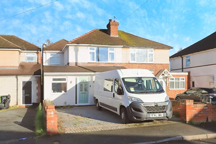 3 Bedroom Semi Detached House For Sale In Oakhill Avenue, Kidderminster, DY10