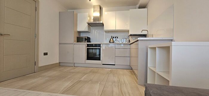 Studio To Rent In Hillcrest Gardens, Esher, KT10