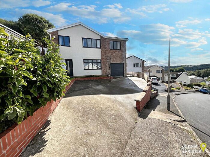 4 Bedroom Detached House For Sale In Hilltop Crescent, The Common, Pontypridd, CF37