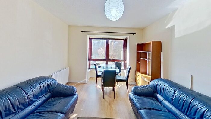 2 Bedroom Flat To Rent In Sienna Gardens, Edinburgh, EH9