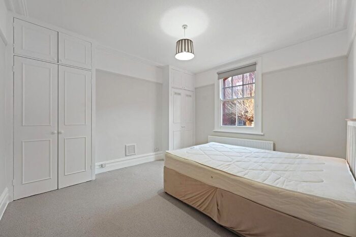 3 Bedroom Flat To Rent In Johnson Mansions, Queens Club Gardens, W14