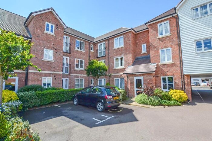 1 Bedroom Flat For Sale In Pound Avenue, Stevenage, SG1
