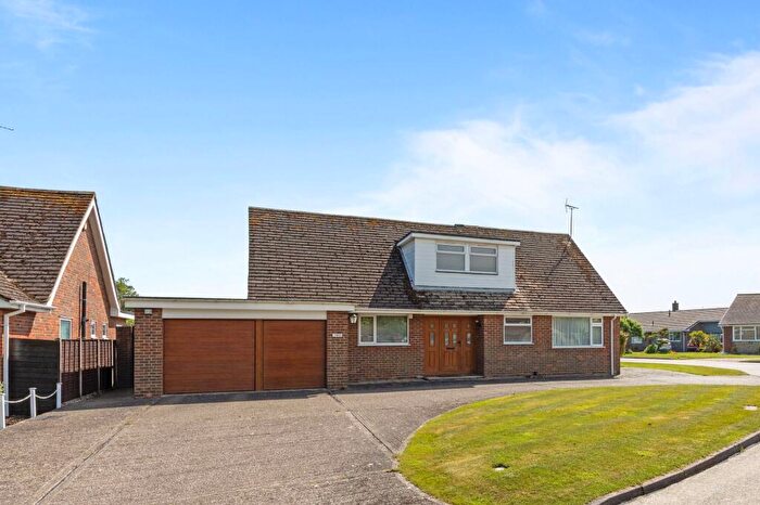 3 Bedroom Detached Bungalow For Sale In Preston Paddock, Rustington, BN16