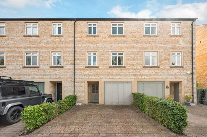 4 Bedroom Town House For Sale In Anseres Place, Stamford, PE9