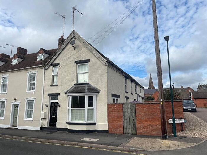 4 Bedroom End Of Terrace House For Sale In Pendicke Street, Southam, CV47