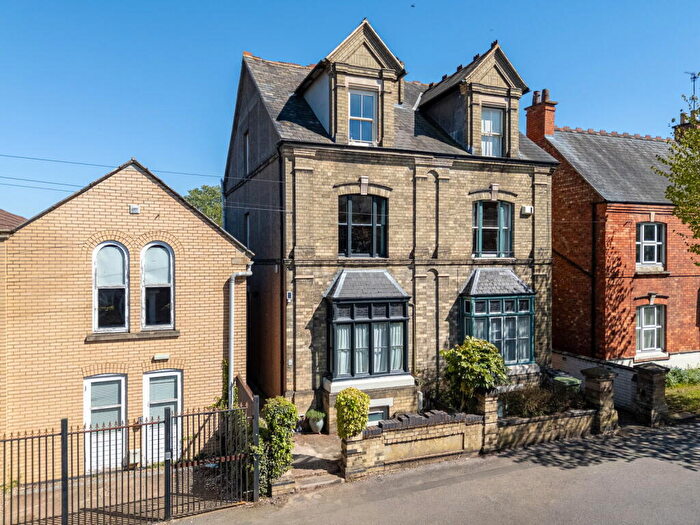 4 Bedroom Semi-Detached House For Sale In Castle Street, Wellingborough, NN8