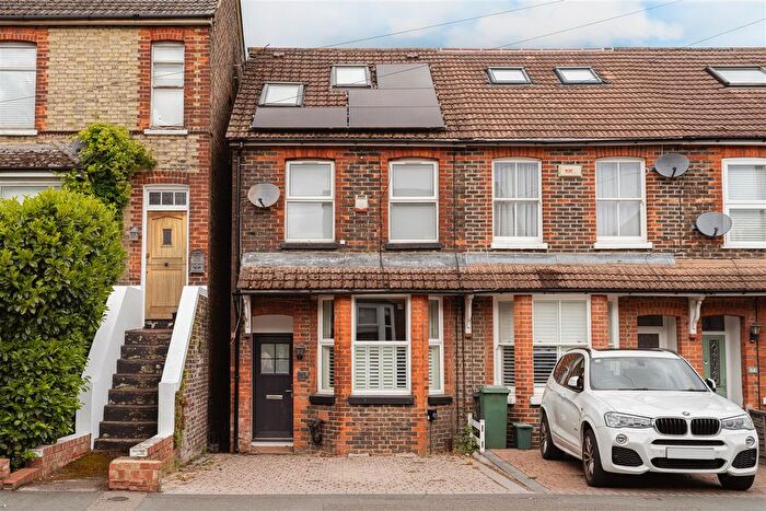 3 Bedroom End Terrace House For Sale In St. Johns Road, Redhill, RH1