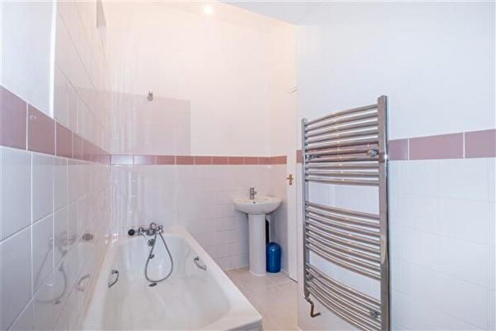1 Bedroom End Of Terrace House To Rent In Durnsford Road, Wimbledon Park, SW19