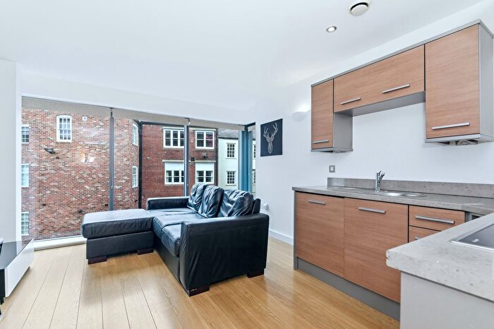 1 Bedroom Flat For Sale In Waterloo Court, Dock St, LS10