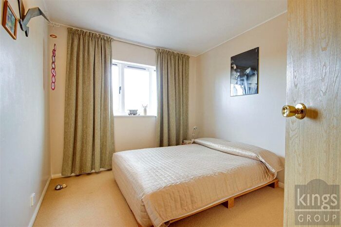 1 Bedroom Flat For Sale In Grilse Close, Edmonton, N9