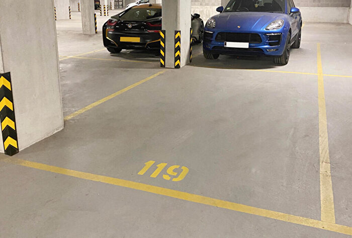 Garages To Rent In Chester Road, Manchester, M15