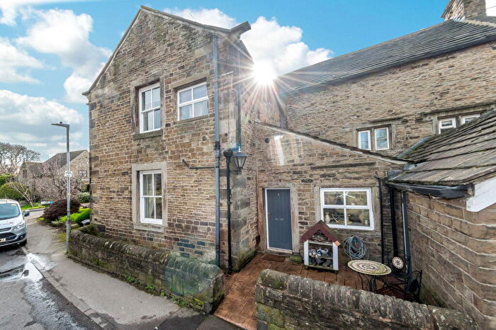 4 Bedroom Semi-Detached House For Sale In Manor Road, Clayton West, Huddersfield, HD8