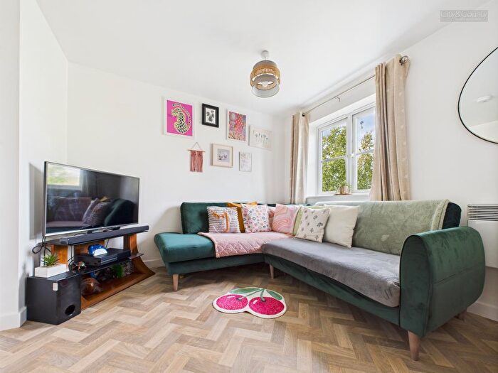 1 Bedroom Flat For Sale In Hargate Way, Hampton Hargate, Peterborough, PE7