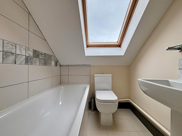 1 Bedroom House To Rent In Beckenham Road, BR3