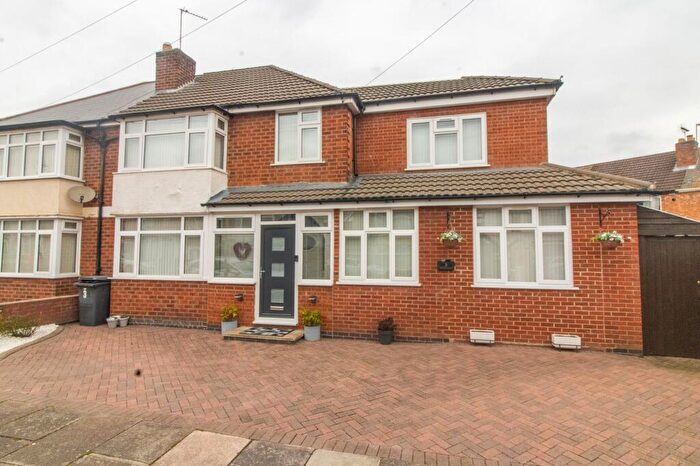 4 Bedroom Semi Detached House For Sale In Barton Road, Leicester, LE3