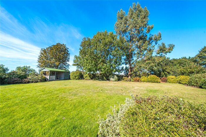 3 Bedroom Bungalow For Sale In Leeds Road, Kippax, Leeds, West Yorkshire, LS25