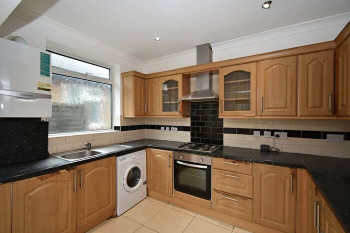 3 Bedroom Bungalow To Rent In Pinner, HA5