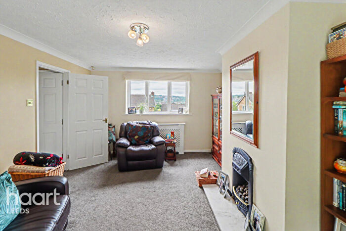 4 Bedroom Detached House For Sale In Martin Bank Wood, Huddersfield, HD5