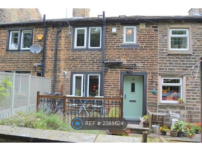 2 Bedroom Terraced House To Rent In Temple Street, Huddersfield, HD3