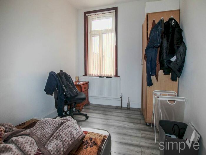 2 Bedroom Flat To Rent In Abbotts Road, Southall, Middlesex, UB1