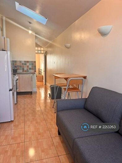 1 Bedroom Flat To Rent In Rose Hill, Oxford, OX4