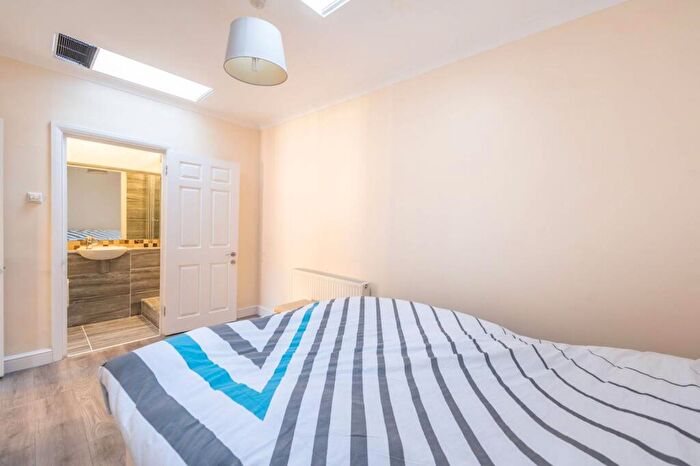 3 Bedroom House To Rent In Maple Mews, Maida Vale, London, NW6