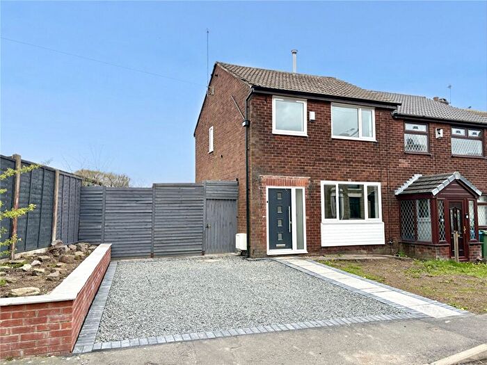 3 Bedroom Semi Detached House For Sale In Constantine Street, Greenacres, Oldham, OL4