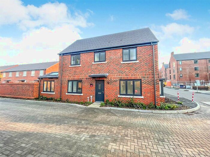 3 Bedroom Detached House To Rent In St Peters Quarter, Chertsey, Surrey, KT16