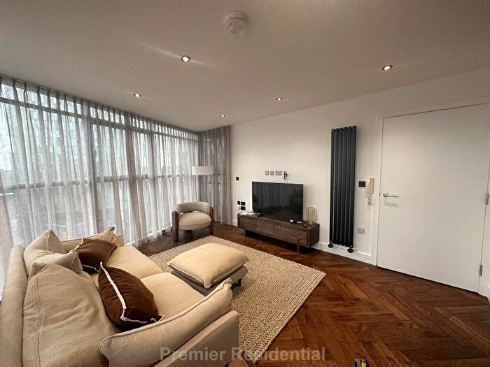2 Bedroom Apartment To Rent In Commercial Street, Manchester, M15