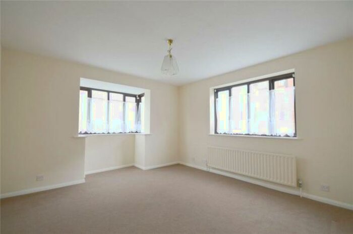 2 Bedroom Flat To Rent In Burnham Gardens, Croydon, CR0