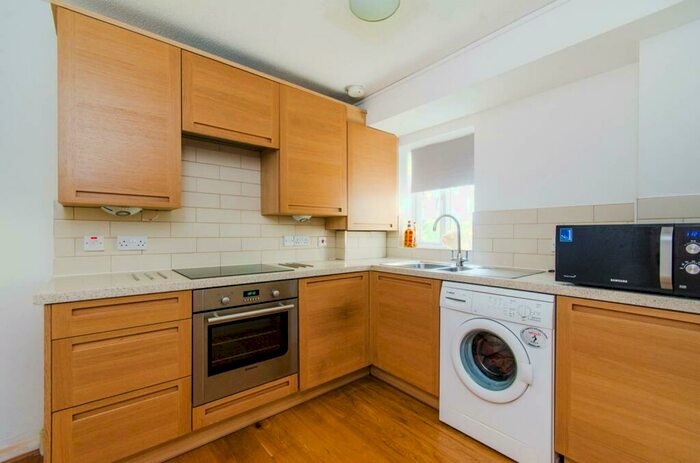 1 Bedroom Flat To Rent In Dromney Gardens, Harrow Weald, Harrow, HA3