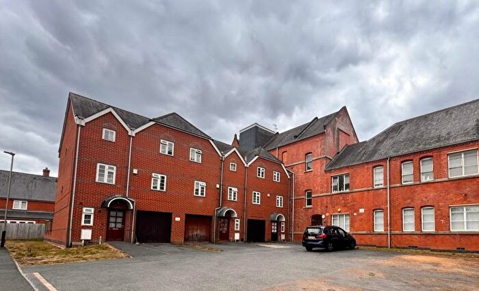 2 Bedroom Flat To Rent In Grosvenor Gate, Leicester, Leicestershire, LE5